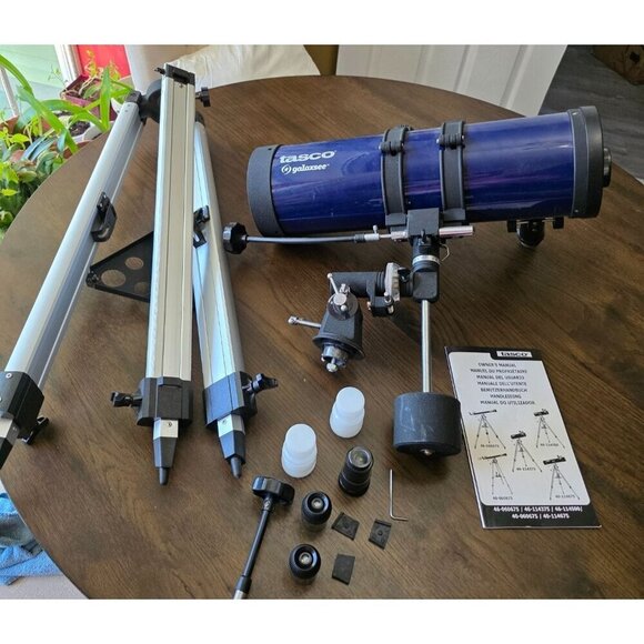 Tasco Galaxsee 40-114675 Telescope With Tripod & Accessories - Picture 1 of 16